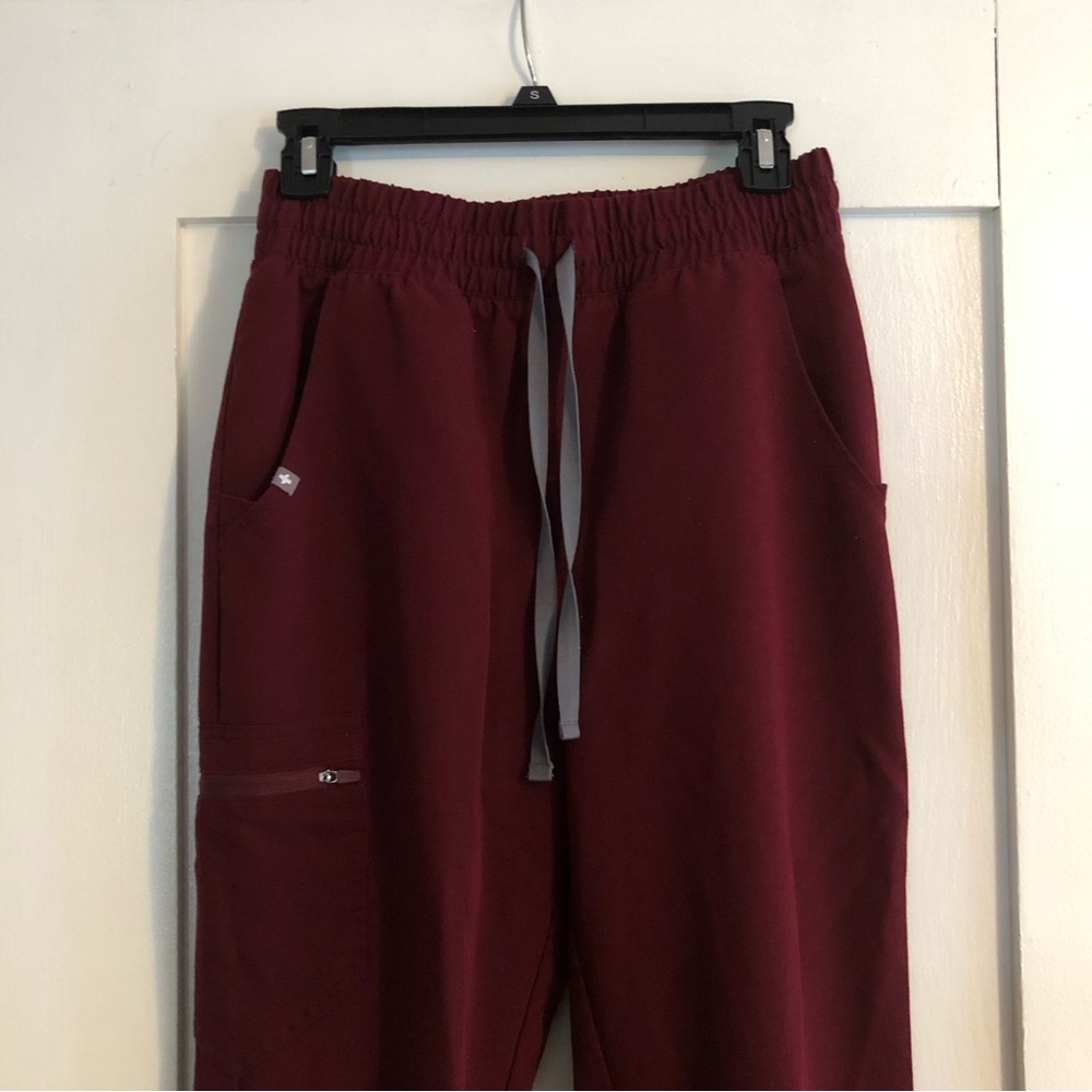 Burgundy high waisted Zamora joggers FIGS scrubs